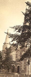 Église de Labelle de 1902 à 1970, année ou elle est détruite par un incendie.